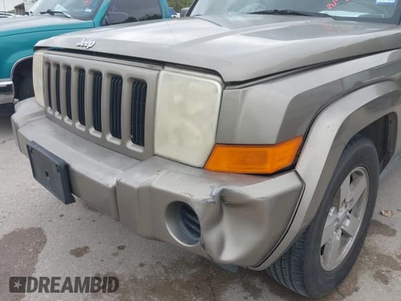 ✅ 2006 Jeep Commander • VIN: 1J8HH48K36C232424 • Lot: 41950150. Listed on IAAI with 358,947 mi. Free auction sales archive from the USA and detailed vehicle history report at DreamBid. Image 6.