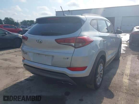 2016 Hyundai Tucson Limited z VIN KM8J33A25GU227907, wystawiony jako IAAI lot #42211605 z przebiegiem 142 578 mil mil oraz . Historia ofert i sprzedaży dostępna na DreamBid. Obrazek 4.