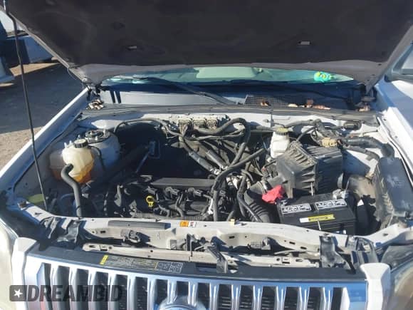 2010 Mercury Mariner z VIN 4M2CN8B70AKJ11932, wystawiony jako IAAI lot #40980162 z przebiegiem Nie podano mil oraz . Historia ofert i sprzedaży dostępna na DreamBid. Obrazek 10.