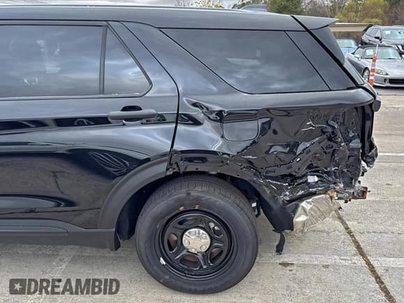 ✅ 2025 Ford Police Interceptor Utility • VIN: 1FM5K8AC0SGA05566 • Lot: 96831695. Wystawiony na Copart z przebiegiem 27 mil. Bezpłatny archiwum sprzedaży aukcyjnych z USA i szczegółowy raport historii pojazdu na DreamBid. Zdjęcie 11.
