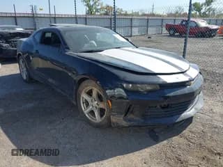 ✅ 2017 Chevrolet Camaro 2LT • VIN: 1G1FC1RX9H0164388 • Lot: 40665607. Wystawiony na IAAI z przebiegiem 141 535 mil. Bezpłatny archiwum sprzedaży aukcyjnych z USA i szczegółowy raport historii pojazdu na DreamBid. Zdjęcie 1.