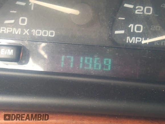 ✅ 1998 Oldsmobile 88 LS • VIN: 1G3HN52K5W4849011 • Lot: 42153650. Listed on IAAI with 171,969 mi. Free auction sales archive from the USA and detailed vehicle history report at DreamBid. Image 15.