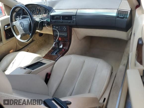 ✅ 1992 Mercedes-Benz 500 • VIN: WDBFA66E5NF054023 • Лот: 51841895. Опубликован ранее на Copart с пробегом 25 505 миль. Бесплатный доступ к архиву аукционных продаж из США и подробный отчёт об истории автомобиля на DreamBid. Изображение 8.