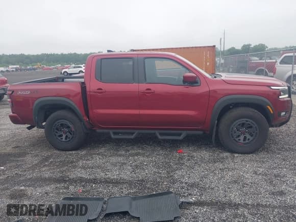 ✅ 2025 Nissan Frontier SV • VIN: 1N6ED1EK1SN621678 • Лот: 42506431. Опубликован ранее на IAAI с пробегом 6 954 миль. Бесплатный доступ к архиву аукционных продаж из США и подробный отчёт об истории автомобиля на DreamBid. Изображение 13.