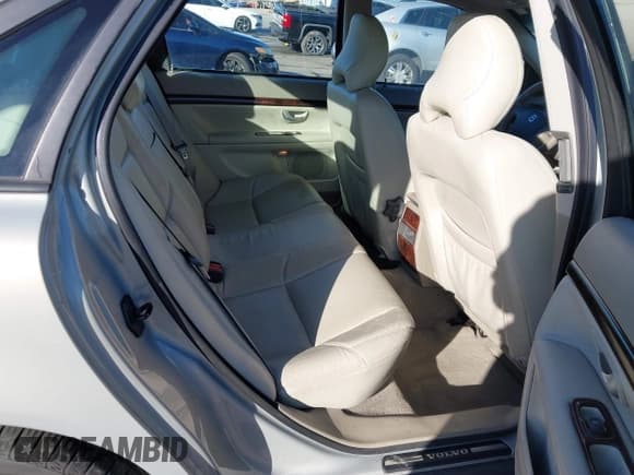 ✅ 2003 Volvo S80 • VIN: YV1TS91Z931311900 • Лот: 41312816. Опубликован ранее на IAAI с пробегом 98 650 миль. Бесплатный доступ к архиву аукционных продаж из США и подробный отчёт об истории автомобиля на DreamBid. Изображение 8.