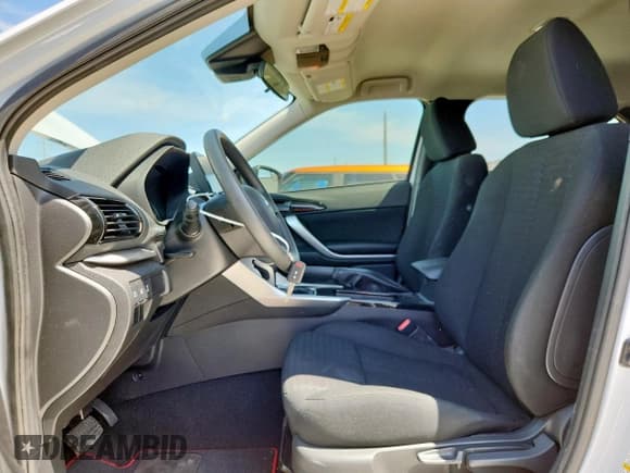 ✅ 2023 Mitsubishi Eclipse Cross LE • VIN: JA4ATVAA7PZ037935 • Lot: 62090495. Wystawiony na Copart z przebiegiem 1 418 mil. Bezpłatny archiwum sprzedaży aukcyjnych z USA i szczegółowy raport historii pojazdu na DreamBid. Zdjęcie 7.