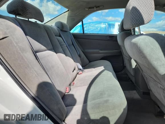 ✅ 2004 Toyota Camry LE • VIN: 4T1BF30K74U067120 • Lot: 86119765. Wystawiony na Copart z przebiegiem 157 686 mil. Bezpłatny archiwum sprzedaży aukcyjnych z USA i szczegółowy raport historii pojazdu na DreamBid. Zdjęcie 10.