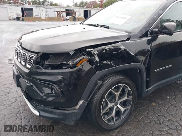 ✅ 2025 Jeep Compass Limited • VIN: 3C4NJDCN8ST502293 • Lot: 43639204. Listed on IAAI with 5,786 mi. Free auction sales archive from the USA and detailed vehicle history report at DreamBid. Image 6.