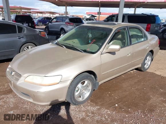 ✅ 2000 Honda Accord EX • VIN: 1HGCG1655YA028823 • Lot: 43741498. Listed on IAAI with 224,035 mi. Free auction sales archive from the USA and detailed vehicle history report at DreamBid. Image 17.