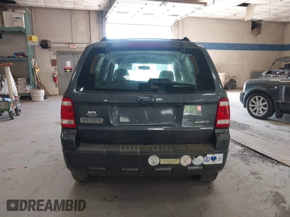 ✅ 2008 Ford Escape XLS • VIN: 1FMCU92Z98KB27455 • Lot: 42577135. Wystawiony na IAAI z przebiegiem 212 567 mil. Bezpłatny archiwum sprzedaży aukcyjnych z USA i szczegółowy raport historii pojazdu na DreamBid. Zdjęcie 15.