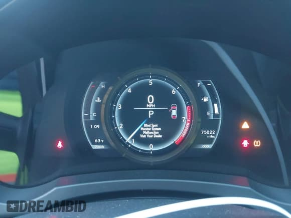 ✅ 2017 Lexus IS 350 • VIN: JTHCE1D22H5013801 • Lot: 43533928. Wystawiony na IAAI z przebiegiem 75 022 mil. Bezpłatny archiwum sprzedaży aukcyjnych z USA i szczegółowy raport historii pojazdu na DreamBid. Zdjęcie 7.