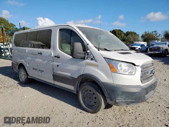 ✅ 2016 Ford Transit XLT • VIN: 1FMZK1ZM6GKA38372 • Lot: 90917405. Wystawiony na Copart z przebiegiem 518 198 mil. Bezpłatny archiwum sprzedaży aukcyjnych z USA i szczegółowy raport historii pojazdu na DreamBid. Zdjęcie 4.