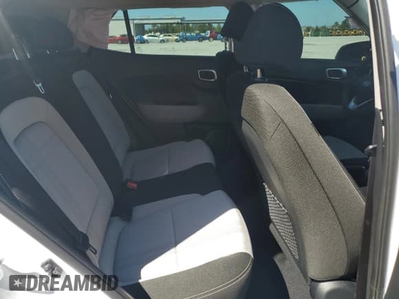 ✅ 2025 Hyundai Venue SEL • VIN: KMHRC8A39SU371638 • Лот: 81262885. Опубликован ранее на Copart с пробегом 12 557 миль. Бесплатный доступ к архиву аукционных продаж из США и подробный отчёт об истории автомобиля на DreamBid. Изображение 11.