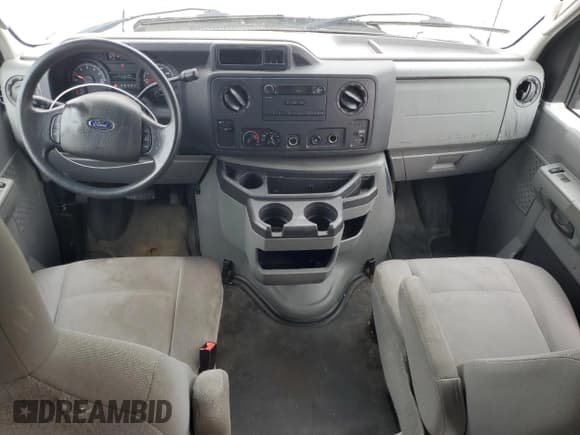 ✅ 2011 Ford Econoline Cargo Commercial • VIN: 1FTNE2EW1BDA92795 • Лот: 56912085. Опубликован ранее на Copart с пробегом 188 714 миль. Бесплатный доступ к архиву аукционных продаж из США и подробный отчёт об истории автомобиля на DreamBid. Изображение 8.