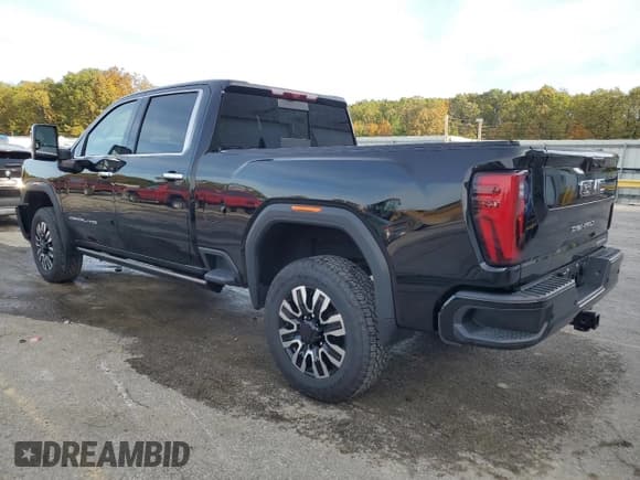 ✅ 2025 GMC Sierra 2500HD Denali Ultimate • VIN: 1GT4UXEY5SF246717 • Lot: 87373465. Wystawiony na Copart z przebiegiem 8 603 mil. Bezpłatny archiwum sprzedaży aukcyjnych z USA i szczegółowy raport historii pojazdu na DreamBid. Zdjęcie 2.