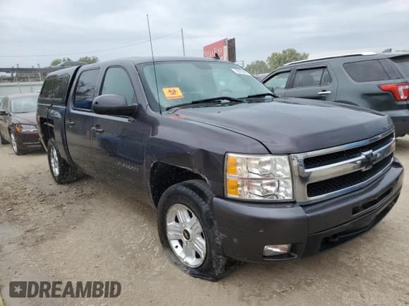 ✅ 2011 Chevrolet Silverado 1500 LTZ • VIN: 1GCPKTE35BF160260 • Лот: 85556535. Опубликован ранее на Copart с пробегом 215 244 миль. Бесплатный доступ к архиву аукционных продаж из США и подробный отчёт об истории автомобиля на DreamBid. Изображение 4.