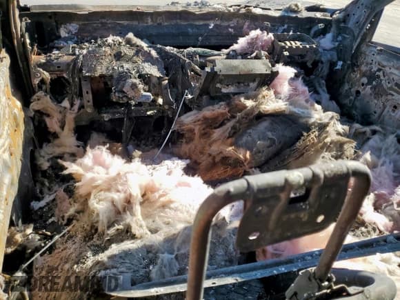 ✅ 2015 Lexus GX 460 • VIN: JTJBM7FX3F5100239 • Лот: 82310555. Опубликован ранее на Copart с пробегом Не указан. Бесплатный доступ к архиву аукционных продаж из США и подробный отчёт об истории автомобиля на DreamBid. Изображение 8.