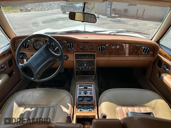 ✅ 1991 Rolls-Royce Silver Spur • VIN: SCAZN02D7MCX34414 • Lot: 80697125. Listed on Copart with 123,638 mi. Free auction sales archive from the USA and detailed vehicle history report at DreamBid. Image 6.