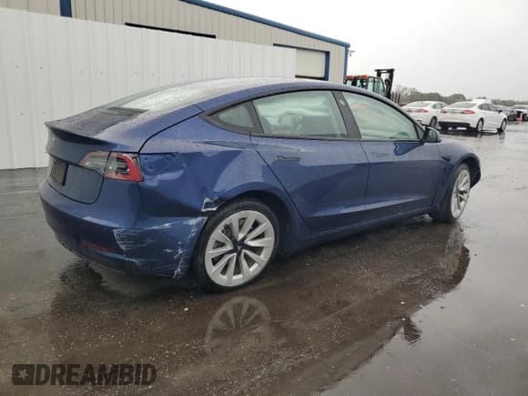 ✅ 2022 Tesla Model 3 • VIN: 5YJ3E1EAXNF190873 • Lot: 59681145. Wystawiony na Copart z przebiegiem Nie podano. Bezpłatny archiwum sprzedaży aukcyjnych z USA i szczegółowy raport historii pojazdu na DreamBid. Zdjęcie 3.