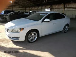 ✅ 2015 Volvo S60 T5 Drive-E Premier • VIN: YV140MFK7F2338391 • Lot: 92955475. Wystawiony na Copart z przebiegiem 125 292 mil. Bezpłatny archiwum sprzedaży aukcyjnych z USA i szczegółowy raport historii pojazdu na DreamBid. Zdjęcie 1.
