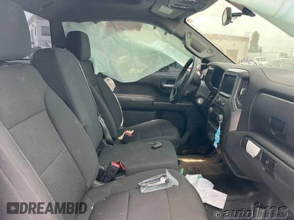 2021 Chevrolet Silverado 1500 Work Truck z VIN 3GCNWAEF8MG164749, wystawiony jako IAAI lot #43632324 z przebiegiem 90 987 mil mil oraz . Historia ofert i sprzedaży dostępna na DreamBid. Obrazek 7.