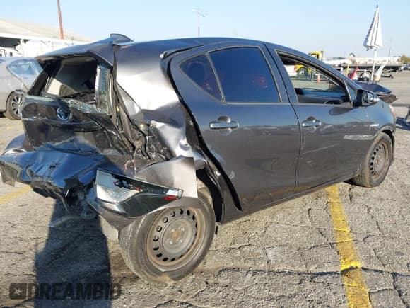 ✅ 2015 Toyota Prius Four • VIN: JTDKDTB35F1096104 • Lot: 43642356. Listed on IAAI with 223,164 mi. Free auction sales archive from the USA and detailed vehicle history report at DreamBid. Image 4.