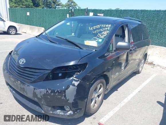 ✅ 2012 Toyota Sienna LE AAS • VIN: 5TDKK3DC1CS254827 • Lot: 42557288. Listed on IAAI with 244,368 mi. Free auction sales archive from the USA and detailed vehicle history report at DreamBid. Image 18.