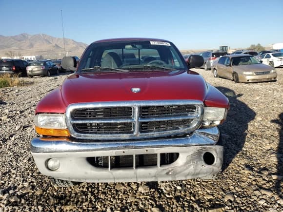 ✅ 1998 Dodge Dakota SLT • VIN: 1B7GG22Y6WS584989 • Lot: 77398674. Wystawiony na Copart z przebiegiem 171 923 mil. Bezpłatny archiwum sprzedaży aukcyjnych z USA i szczegółowy raport historii pojazdu na DreamBid. Zdjęcie 5.