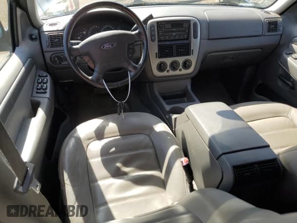 ✅ 2004 Ford Explorer XLT • VIN: 1FMDU73K64ZA17751 • Lot: 52708324. Wystawiony na Copart z przebiegiem 157 493 mil. Bezpłatny archiwum sprzedaży aukcyjnych z USA i szczegółowy raport historii pojazdu na DreamBid. Zdjęcie 8.