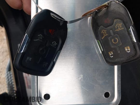 ✅ 2016 Chevrolet Suburban LT • VIN: 1GNSKHKC9GR317622 • Lot: 43579400. Wystawiony na IAAI z przebiegiem 92 808 mil. Bezpłatny archiwum sprzedaży aukcyjnych z USA i szczegółowy raport historii pojazdu na DreamBid. Zdjęcie 11.