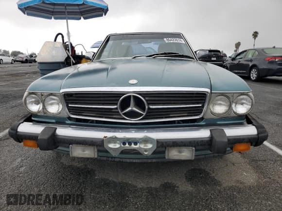 ✅ 1989 Mercedes-Benz 560 SL • VIN: WDBBA48D7KA100368 • Lot: 86422614. Wystawiony na Copart z przebiegiem 171 003 mil. Bezpłatny archiwum sprzedaży aukcyjnych z USA i szczegółowy raport historii pojazdu na DreamBid. Zdjęcie 5.