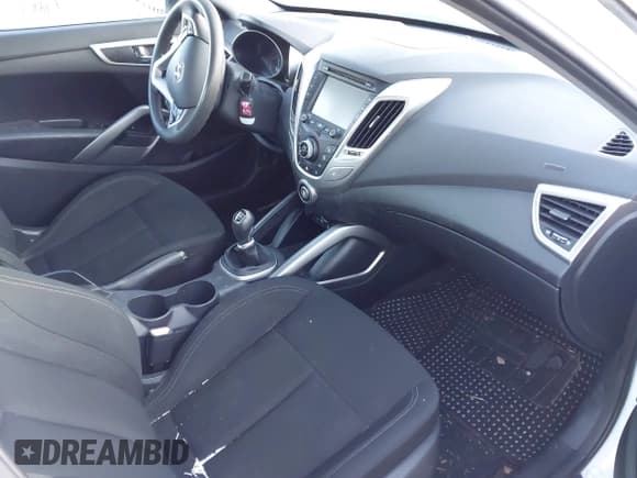 ✅ 2013 Hyundai Veloster w/Gray Int • VIN: KMHTC6AD1DU152145 • Lot: 43533101. Wystawiony na IAAI z przebiegiem 123 643 mil. Bezpłatny archiwum sprzedaży aukcyjnych z USA i szczegółowy raport historii pojazdu na DreamBid. Zdjęcie 5.