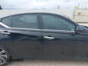 ✅ 2023 Nissan Altima SL • VIN: 1N4BL4EVXPN382844 • Lot: 42220796. Wystawiony na IAAI z przebiegiem 42 393 mil. Bezpłatny archiwum sprzedaży aukcyjnych z USA i szczegółowy raport historii pojazdu na DreamBid. Zdjęcie 13.