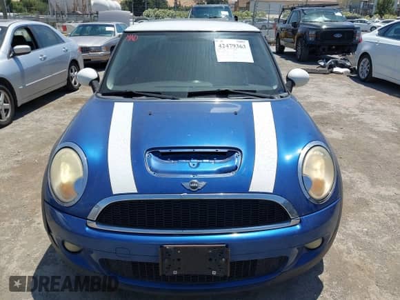 2009 MINI Hardtop S with VIN WMWMF73539TW83496, listed as a IAAI auction lot 42479363 with 148,079 mi miles and . Bid and sale history available at DreamBid. Image 6.