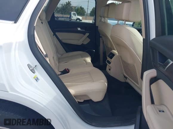 ✅ 2021 Audi Q5 Premium Plus • VIN: WA1BAAFY0M2009066 • Lot: 43525609. Listed on IAAI with 43,902 mi. Free auction sales archive from the USA and detailed vehicle history report at DreamBid. Image 8.