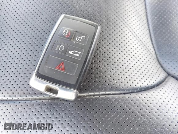 ✅ 2019 Land Rover Range Rover HSE • VIN: SALGS2SV6KA567560 • Lot: 41728822. Listed on IAAI with 58,448 mi. Free auction sales archive from the USA and detailed vehicle history report at DreamBid. Image 11.