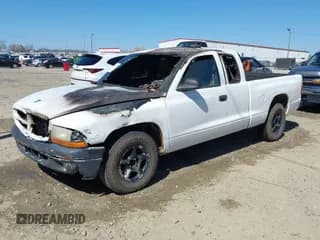 ✅ 2000 Dodge Dakota Sport • VIN: 1B7GL22N8YS563128 • Lot: 41707337. Wystawiony na IAAI z przebiegiem Nie podano. Bezpłatny archiwum sprzedaży aukcyjnych z USA i szczegółowy raport historii pojazdu na DreamBid. Zdjęcie 2.