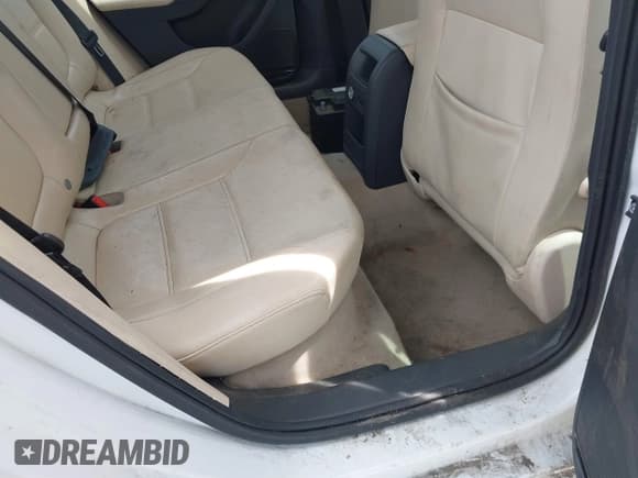 ✅ 2014 Volkswagen Jetta TDI w/Premium/Nav • VIN: 3VWLL7AJ4EM430524 • Lot: 42268673. Wystawiony na IAAI z przebiegiem 137 721 mil. Bezpłatny archiwum sprzedaży aukcyjnych z USA i szczegółowy raport historii pojazdu na DreamBid. Zdjęcie 8.