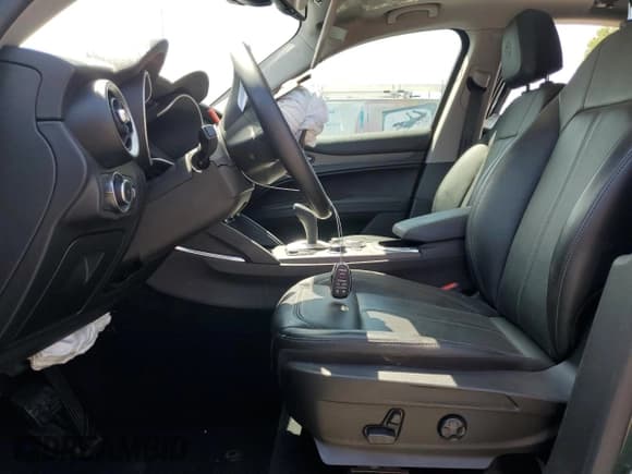 ✅ 2021 Alfa Romeo Stelvio Ti • VIN: ZASPAKBN1M7D03986 • Lot: 70007655. Wystawiony na Copart z przebiegiem 56 221 mil. Bezpłatny archiwum sprzedaży aukcyjnych z USA i szczegółowy raport historii pojazdu na DreamBid. Zdjęcie 7.