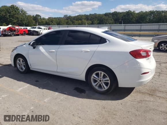 ✅ 2018 Chevrolet Cruze LT • VIN: 1G1BE5SM8J7178232 • Lot: 82059145. Listed on Copart with 152,280 mi. Free auction sales archive from the USA and detailed vehicle history report at DreamBid. Image 2.