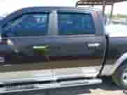 2017 Ram 1500 Laramie z VIN 1C6RR6NT8HS642959, wystawiony jako IAAI lot #43053989 z przebiegiem 88 050 mil mil oraz . Historia ofert i sprzedaży dostępna na DreamBid. Obrazek 14.