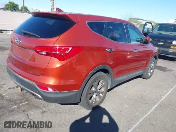 2015 Hyundai Santa Fe z VIN 5XYZTDLBXFG266793, wystawiony jako IAAI lot #43588575 z przebiegiem 129 838 mil mil oraz . Historia ofert i sprzedaży dostępna na DreamBid. Obrazek 4.