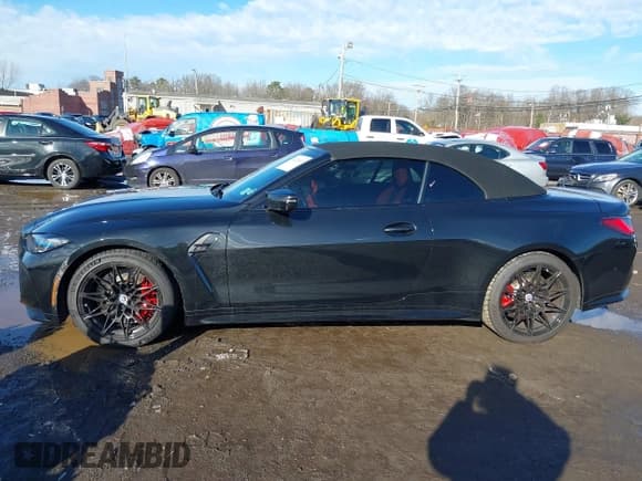 ✅ 2023 BMW M4 Competition xDrive • VIN: WBS33BA03PCL67913 • Lot: 41223413. Listed on IAAI with 30,021 mi. Free auction sales archive from the USA and detailed vehicle history report at DreamBid. Image 14.