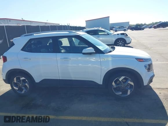 ✅ 2022 Hyundai Venue SEL • VIN: KMHRC8A33NU171505 • Lot: 42041443. Listed on IAAI with 37,908 mi. Free auction sales archive from the USA and detailed vehicle history report at DreamBid. Image 13.