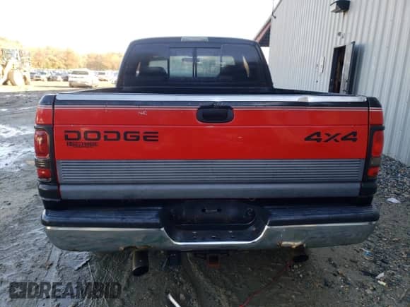 1998 Dodge 1500 с VIN 1B7HF13Y3WJ115929, выставлен на аукционе Copart как лот 79954004 с пробегом 305 062 миль миль и Списание • Salvage title. История ставок и продаж доступна на DreamBid. Изображение 6.