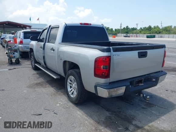 2010 Chevrolet Silverado 1500 LT z VIN 3GCRCSEA9AG128326, wystawiony jako IAAI lot #42541701 z przebiegiem 226 403 mil mil oraz . Historia ofert i sprzedaży dostępna na DreamBid. Obrazek 3.