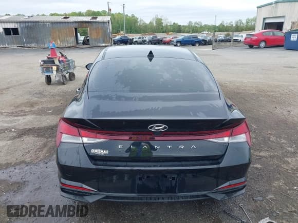 ✅ 2021 Hyundai Elantra SE • VIN: KMHLL4AGXMU105372 • Lot: 42045638. Listed on IAAI with 60,334 mi. Free auction sales archive from the USA and detailed vehicle history report at DreamBid. Image 17.