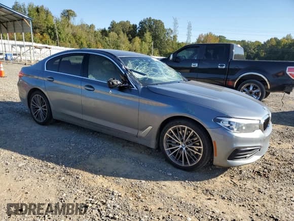 ✅ 2019 BMW 5 Series 530i xDrive • VIN: WBAJA7C50KWW05103 • Лот: 89727695. Опубликован ранее на Copart с пробегом 56 274 миль. Бесплатный доступ к архиву аукционных продаж из США и подробный отчёт об истории автомобиля на DreamBid. Изображение 4.