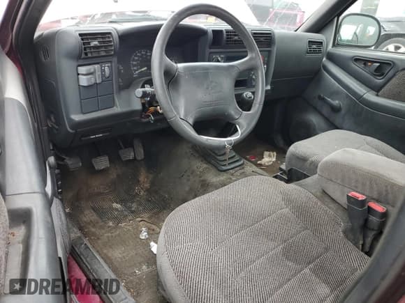 ✅ 1995 Chevrolet S-10 LS Xtreme • VIN: 1GCCS1944SK157721 • Лот: 44188615. Опубликован ранее на Copart с пробегом 211 617 миль. Бесплатный доступ к архиву аукционных продаж из США и подробный отчёт об истории автомобиля на DreamBid. Изображение 8.