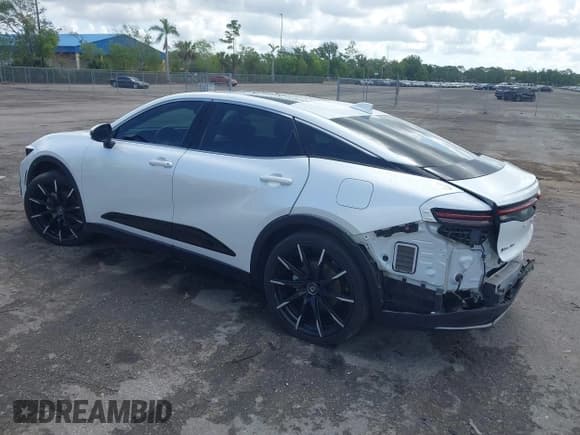 ✅ 2024 Toyota Crown XLE • VIN: JTDAAAAF4R3020760 • Lot: 42191441. Wystawiony na IAAI z przebiegiem 99 630 mil. Bezpłatny archiwum sprzedaży aukcyjnych z USA i szczegółowy raport historii pojazdu na DreamBid. Zdjęcie 3.